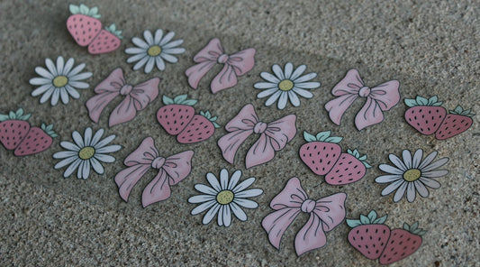 Strawberries/Bows #013